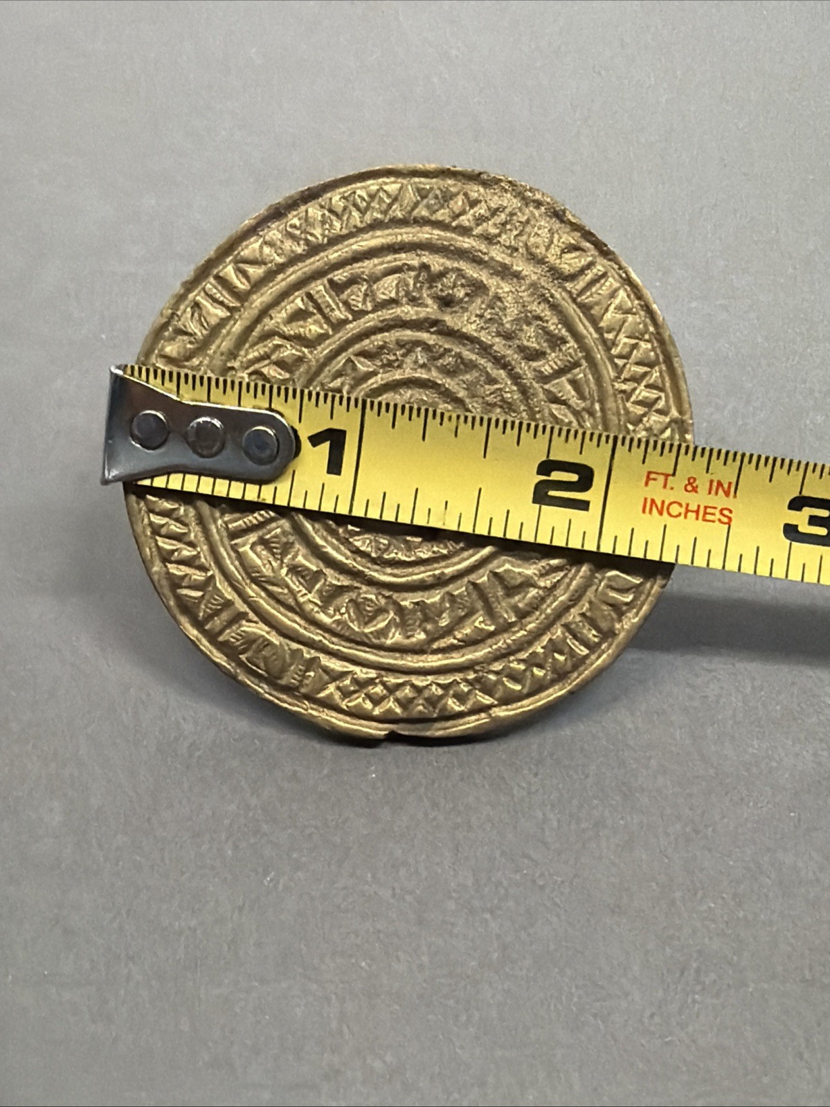 Vintage Brass Drawer pull round floral embellished Decorative India B9