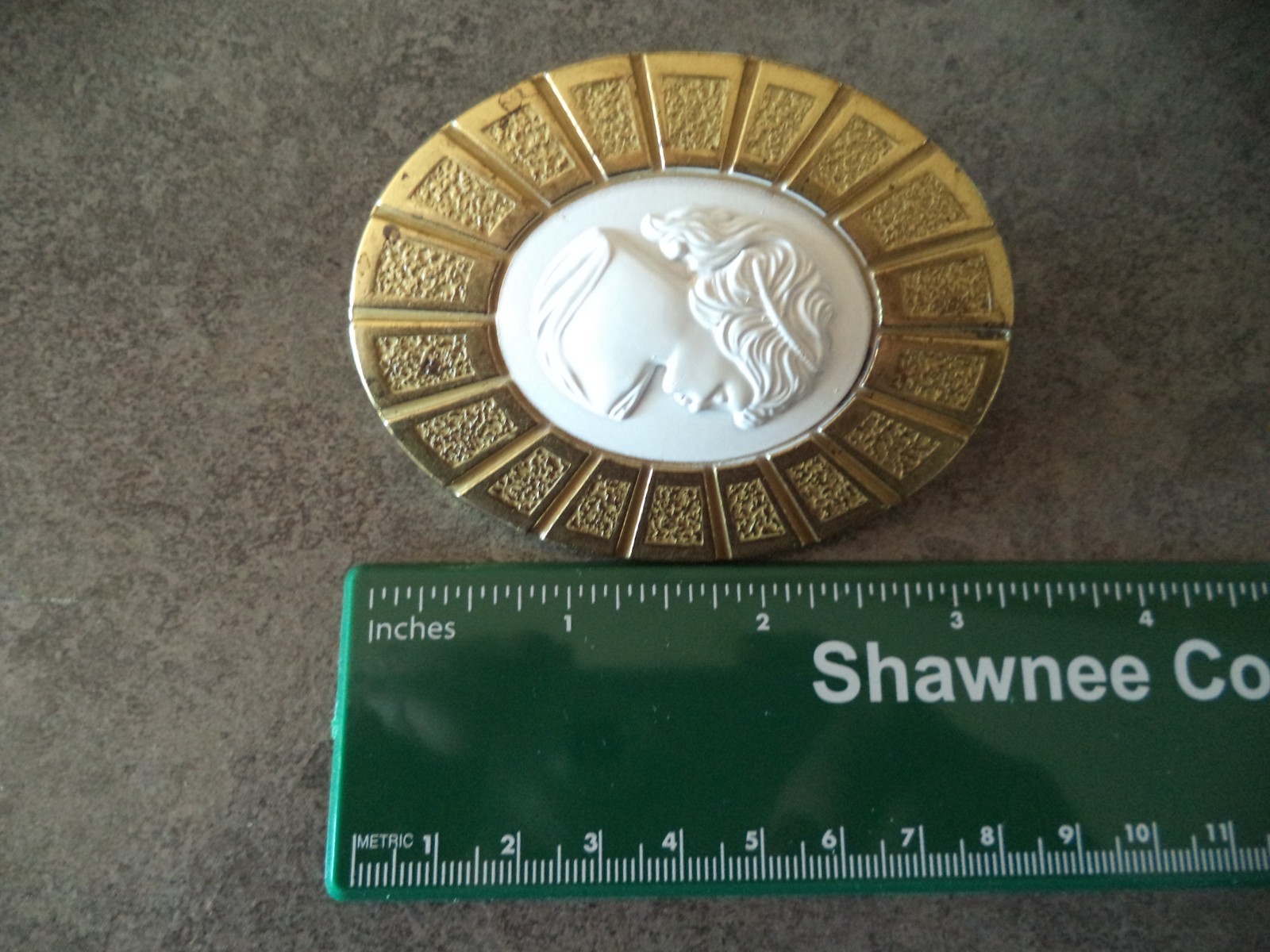 VINTAGE SIX CAMEO DRAWER PULLS WHITE FRAMED IN GOLD BRASS LOOK