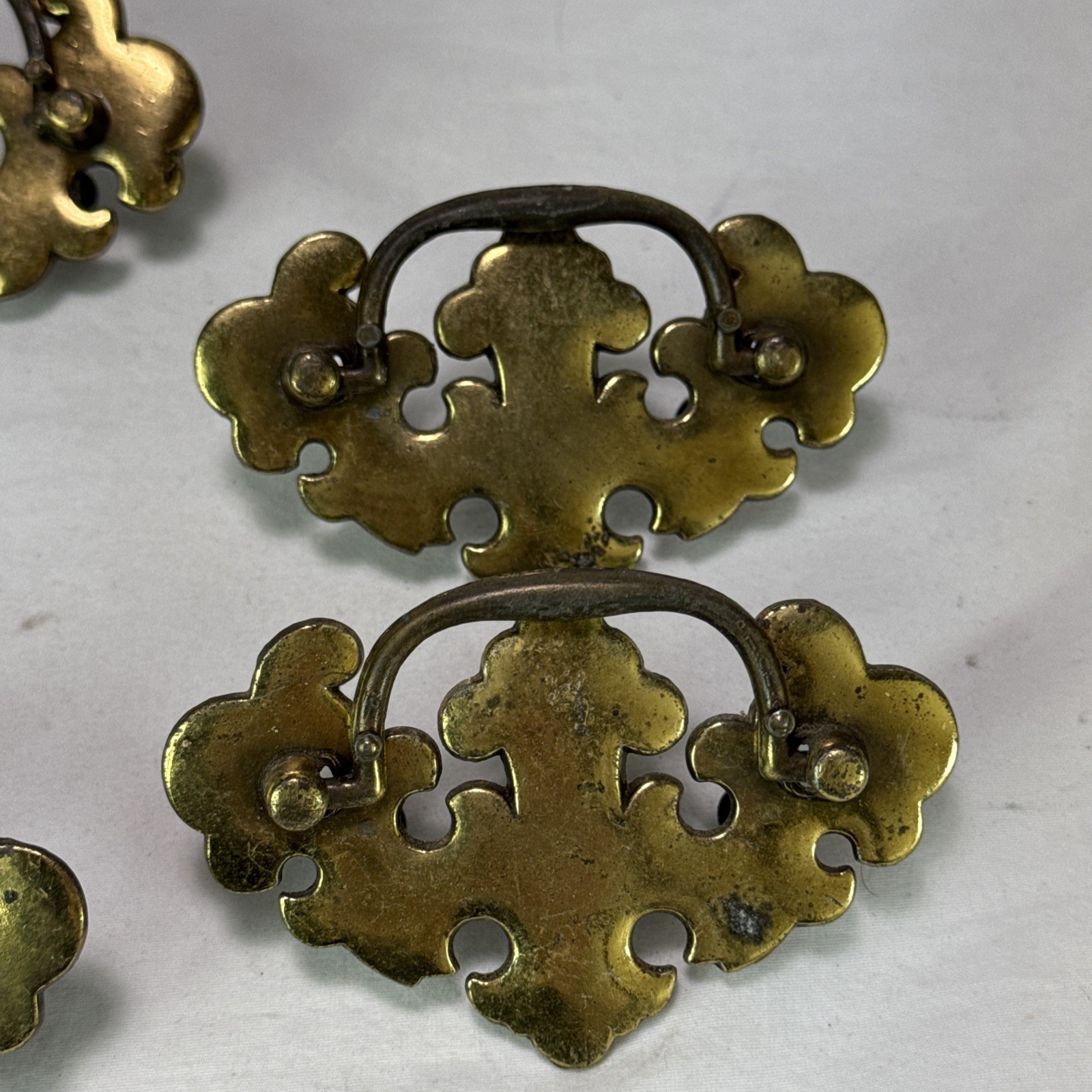 Chippendale Colonial Brass Antique Hardware Batwing Drawer Pulls Handles 6 Total
