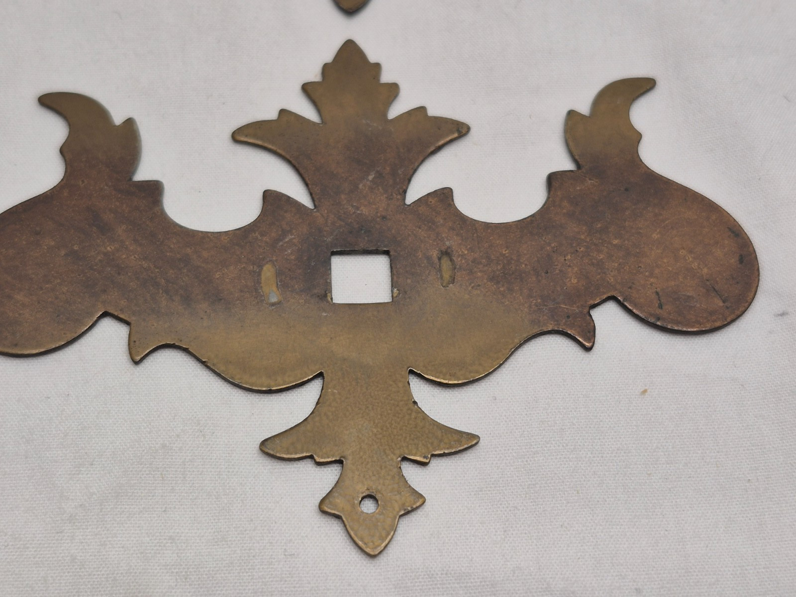 Antique Chippendale Colonial Drawer Cabinet Pull Back Plate Furniture Hardware