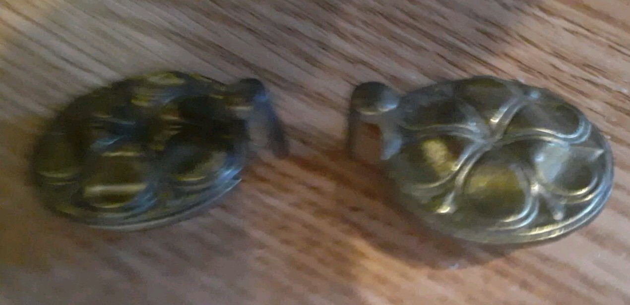 LOT of 2 Vntg Brass Floral Round Drawer Pulls Cabinet Knobs 2″