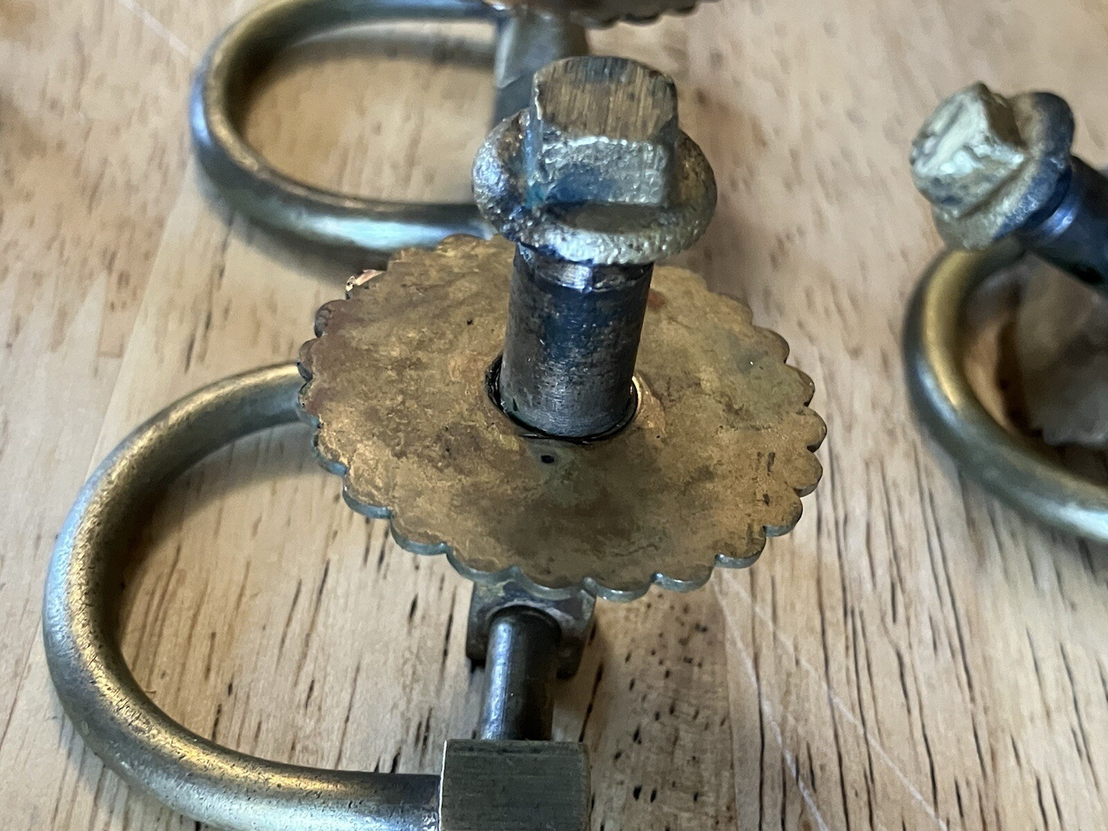5 Antique Victorian Solid Brass Medallion Drop D-Ring Drawer Cabinet Pull Knobs