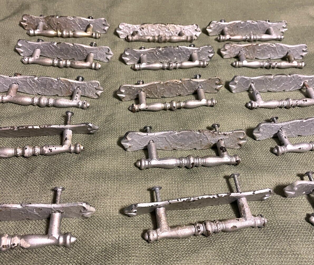 vintage 1971 (LOT OF 16) AMEROCK “CARRIAGE HOUSE” BRASS DRAWER PULLS 176A-1 rare
