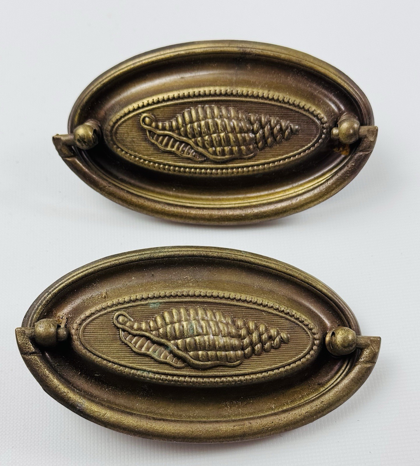 2 Antique Oval Hepplewhite Style Drawer Pulls Handles