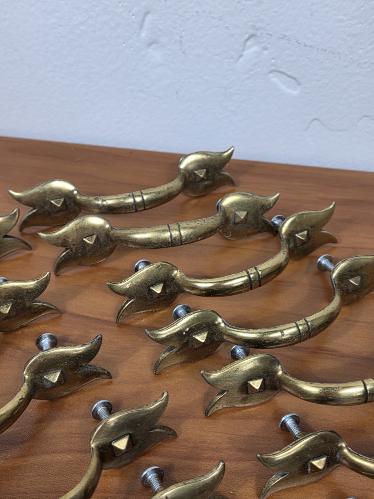 Vtg Keeler Brass Co N7536 Brass Drawer Pulls – Lot of 16 – Tulips