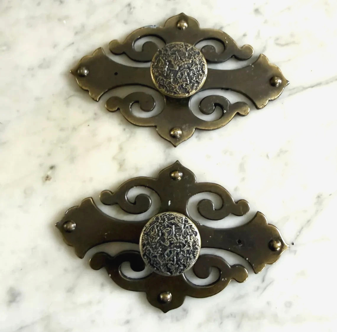 2 Vintage Amerock Textured Brass Knobs & Large Brass Back Plates, Gothic style