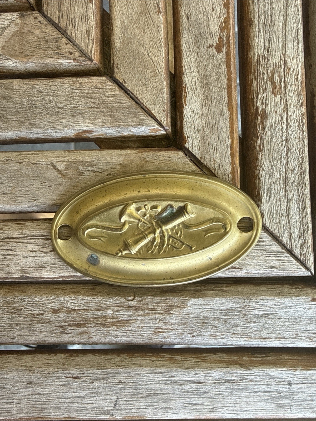 Vintage Oval brass 4″ X 2” Hepplewhite drawer pull back plate With Trumpet