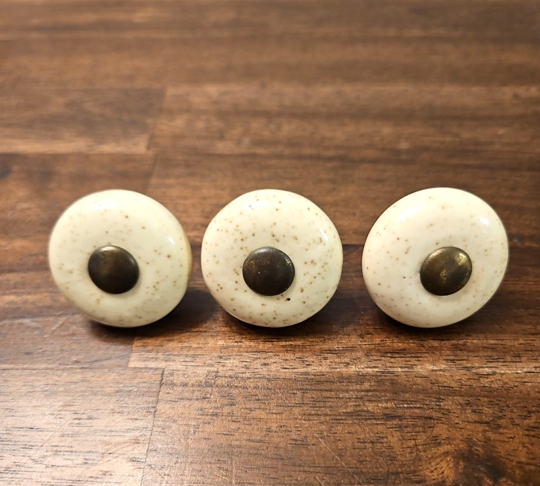 Vintage Beige Speckled Round Porcelain Drawer Cabinet Pull Hardware Lot Of 3