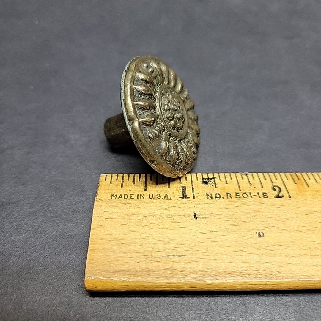 4 – Ajax 953 Cab. Door Drawer 1950 Pull Knob Flower Floral Brass 1-3/8″ Vtg MCM