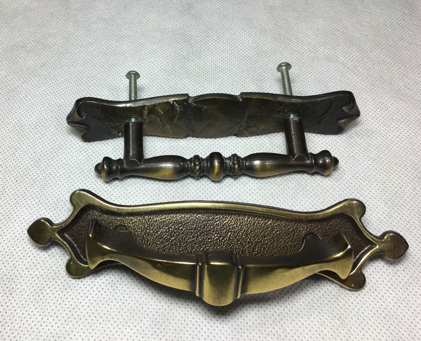 Vintage Brass Drawer Pull Handles Lot of 4 & Everbilt Door Pull Black Enamel