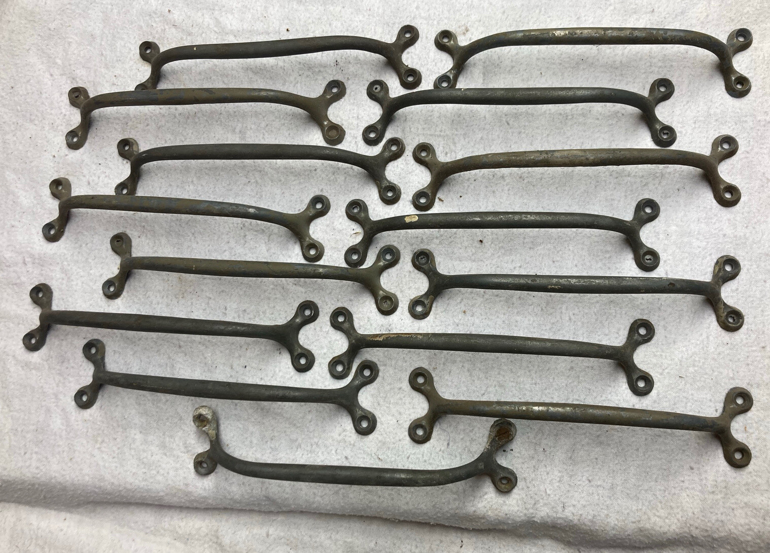 LOT 15 ANTIQUE HANDLES, DRAWER PULLS 1930s 1920s 1910s