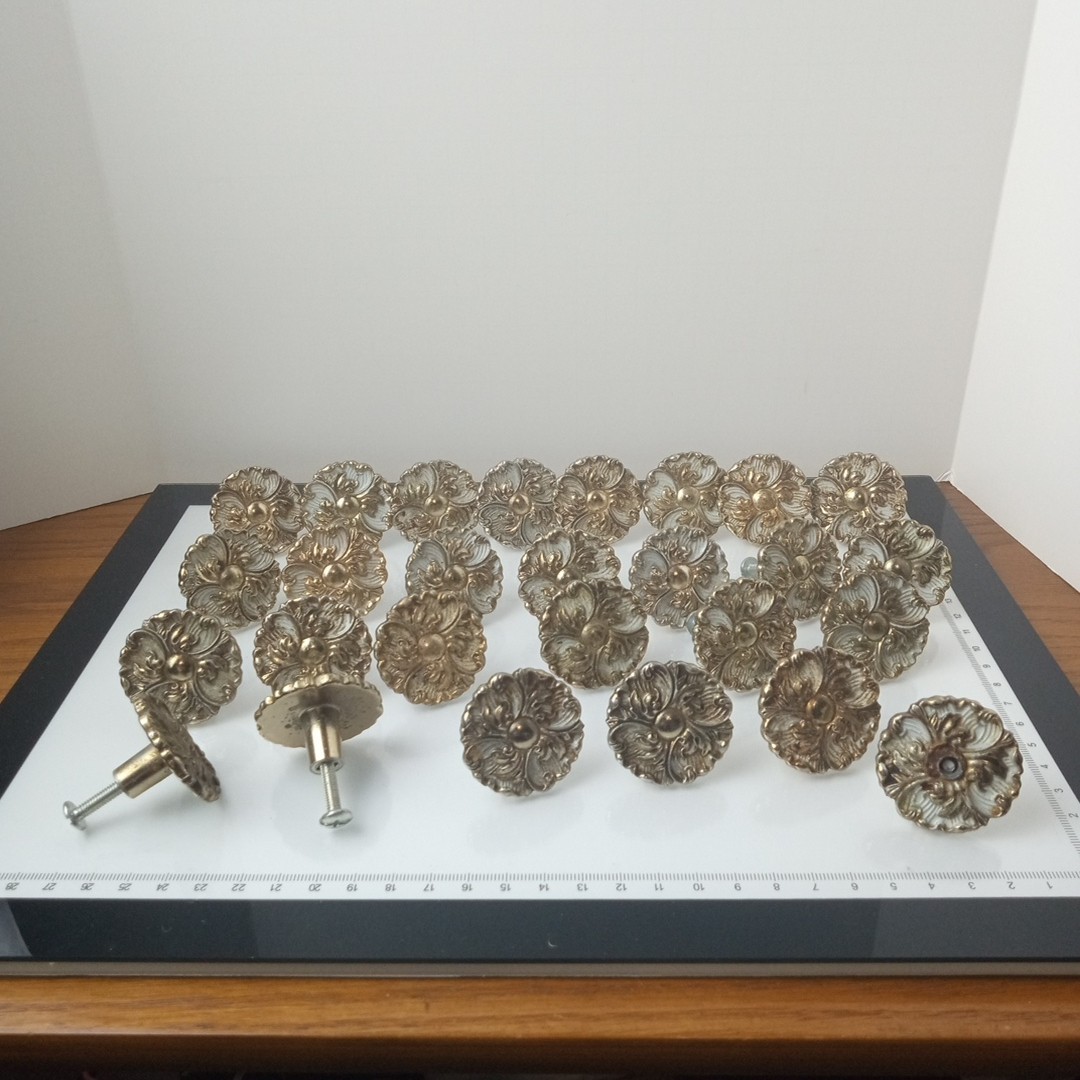 28 Rococo Art Nouveau Regency style gold tone furniture drawer Pulls Vtg Salvage