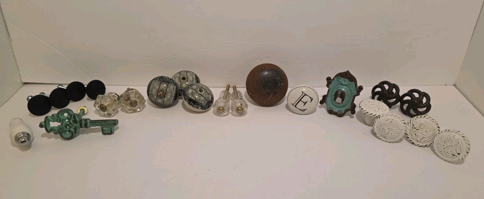 Vintage Lot Of 22 Mixed Drawer Pull Knobs Various Sizes Shapes & Materials