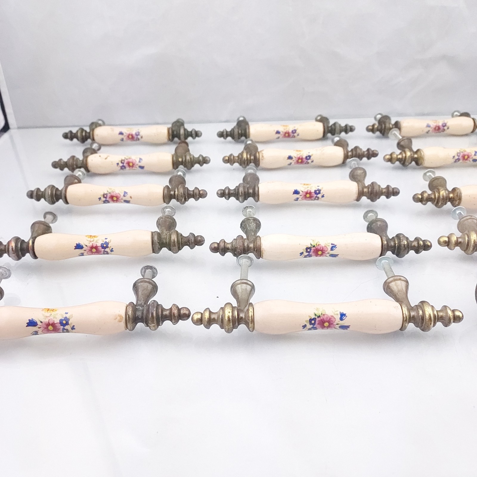 1960s Floral Beige Porcelain Brass End 3″ Drawer Pull Handle & Rounds Nat’l Lock