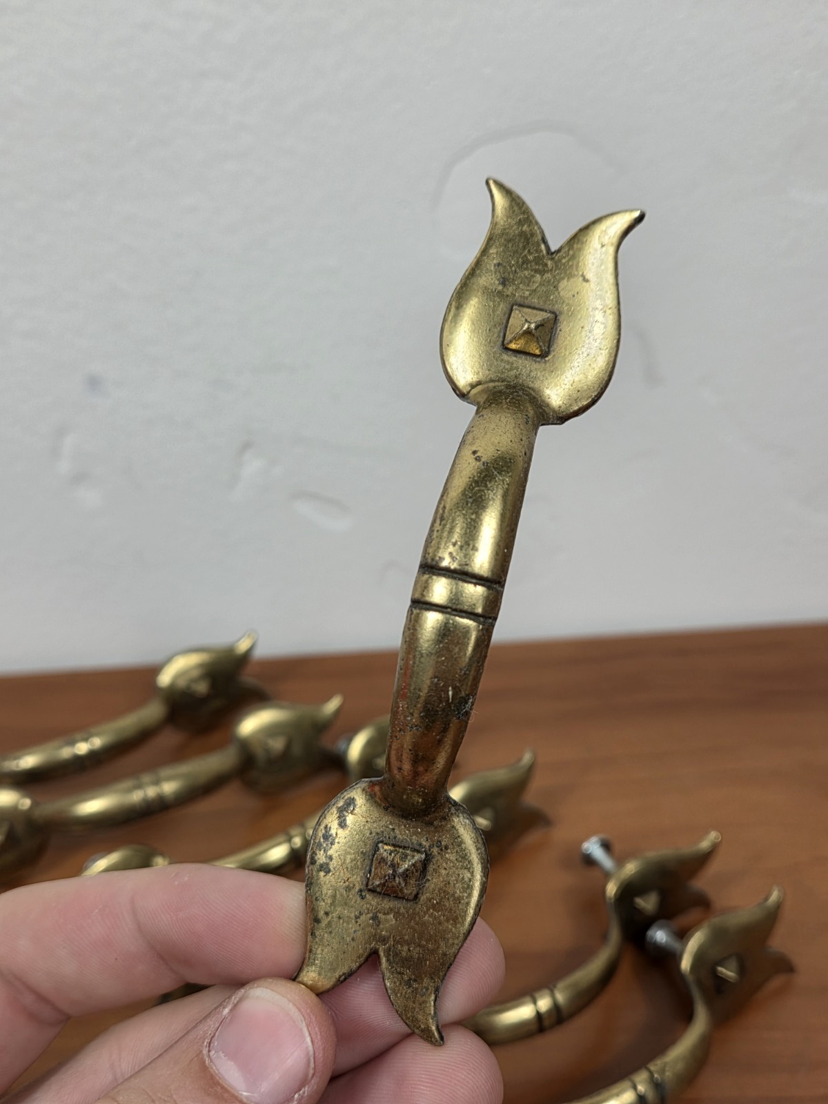 Vtg Keeler Brass Co N7536 Brass Drawer Pulls – Lot of 16 – Tulips
