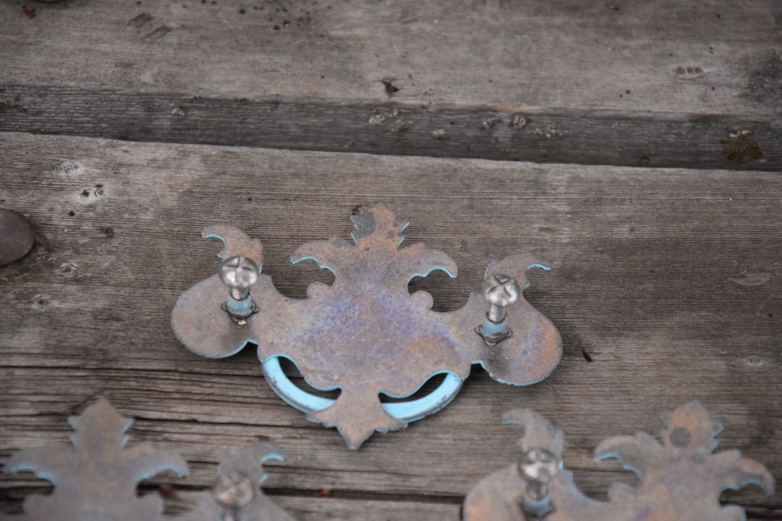 FLEUR DE LIS CHEST OF DRAWERS PULL HANDLE HARDWARE LOT OF 7 PULLS WITH SCREWS