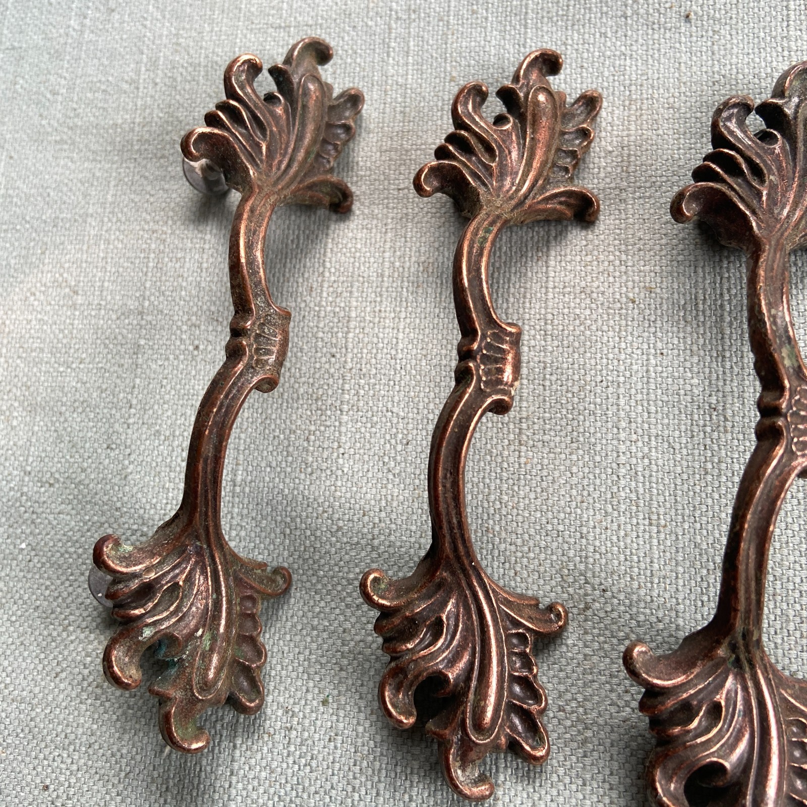 7 Vintage French Provincial Scalloped Leaf Drawer Pulls Brass 3″ 11 Screws Missi