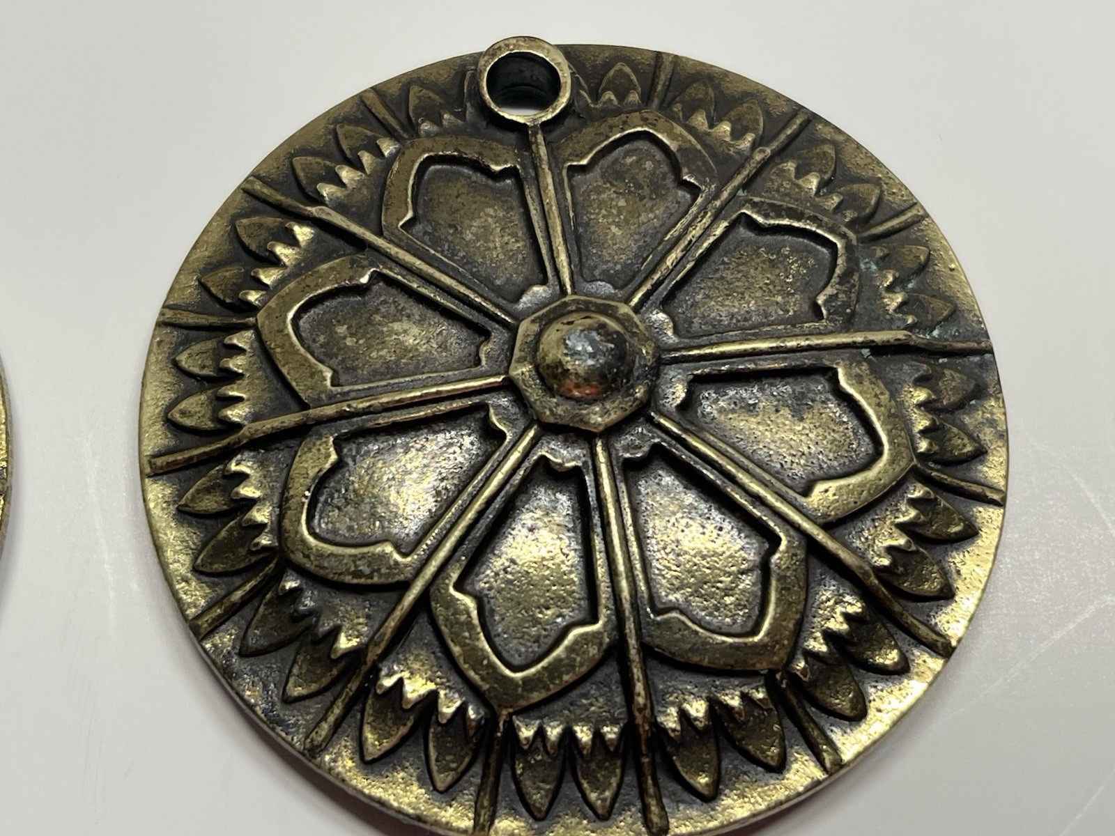 Vtg Lot (4) NOS KBC Heavy Brass Ornate Round Floral Drawer/Cabinet Backplates
