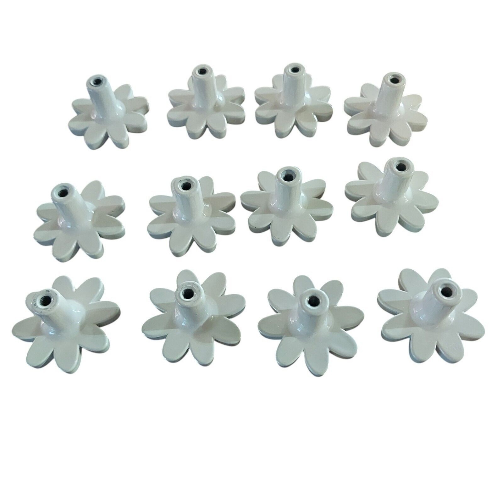 Daisy Drawer Knobs/Pulls 12 with Screws 1.5″