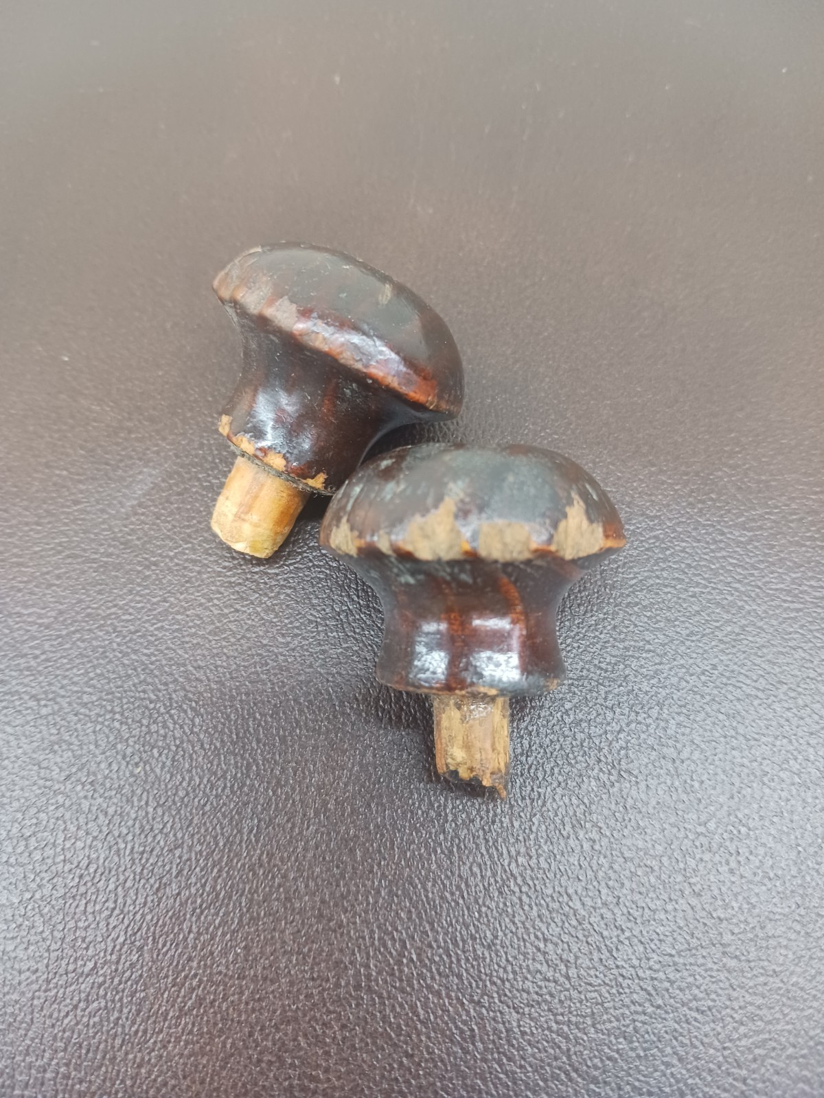 Lot Of 2 Antique Wood Knobs Pulls Wood Pegs Mushroom Drawer Furniture