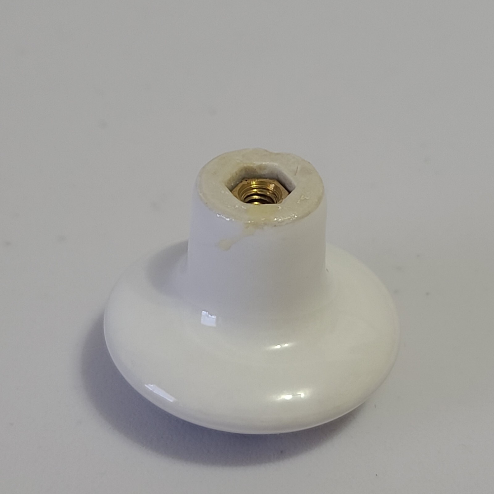 Vintage White Ceramic Floral Bouquet Round Drawer Pull 1 3/8″ *