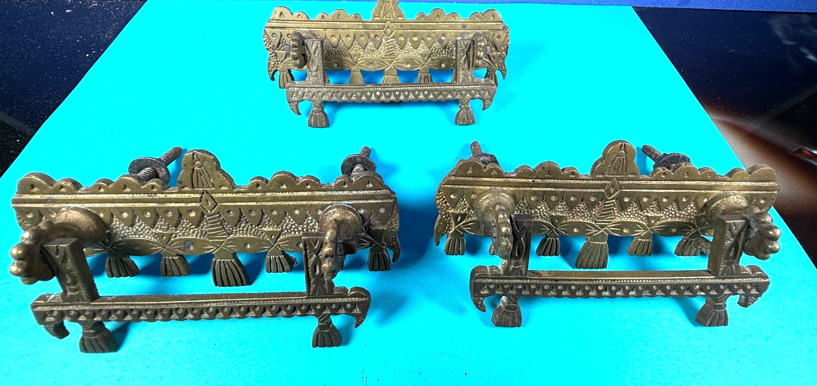 ANTIQUE VTG EASTLAKE VICTORIAN AESTHETIC ORNATE BRASS DRAW PULLS LOT X 3″ CENTER