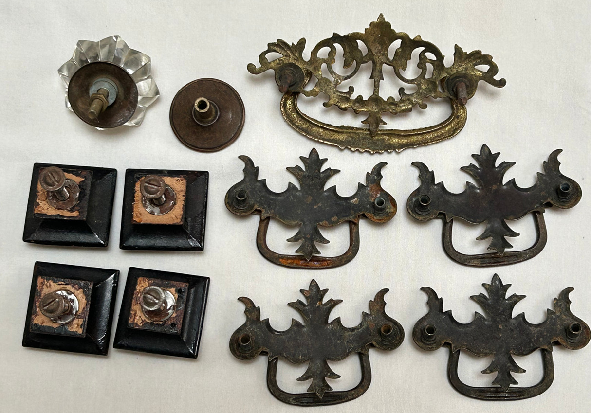 Vintage Glass Knob, 4 Oak Knobs, Brass Drawer Pulls Handles Lot