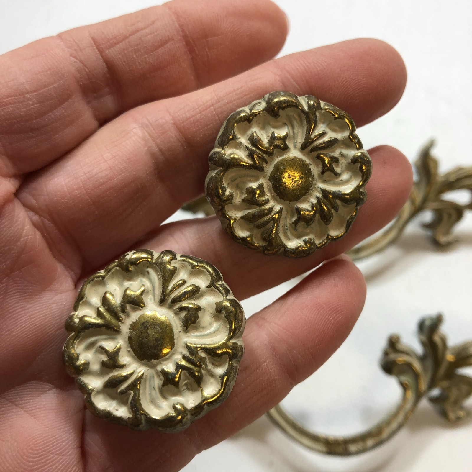 4 French Antique Victorian Drawer Handles & 2 Pulls Dresser Hardware Brass vtg