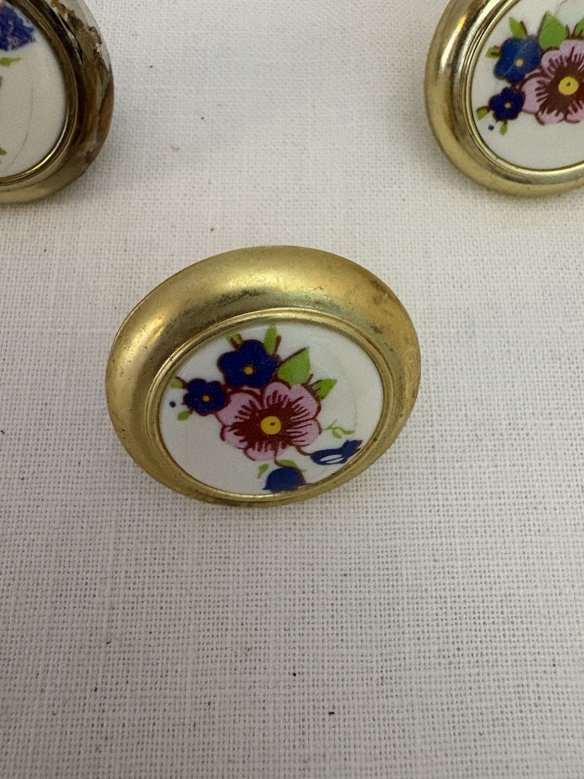 Amerock Brass and Porcelain Pink Blue Flower Drawer Knobs Set Of 30