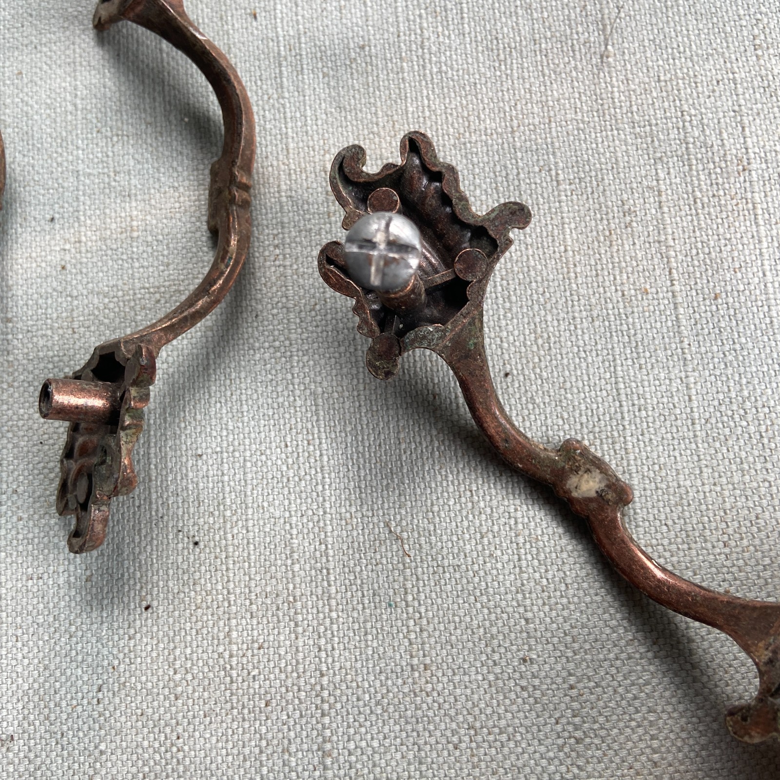 7 Vintage French Provincial Scalloped Leaf Drawer Pulls Brass 3″ 11 Screws Missi