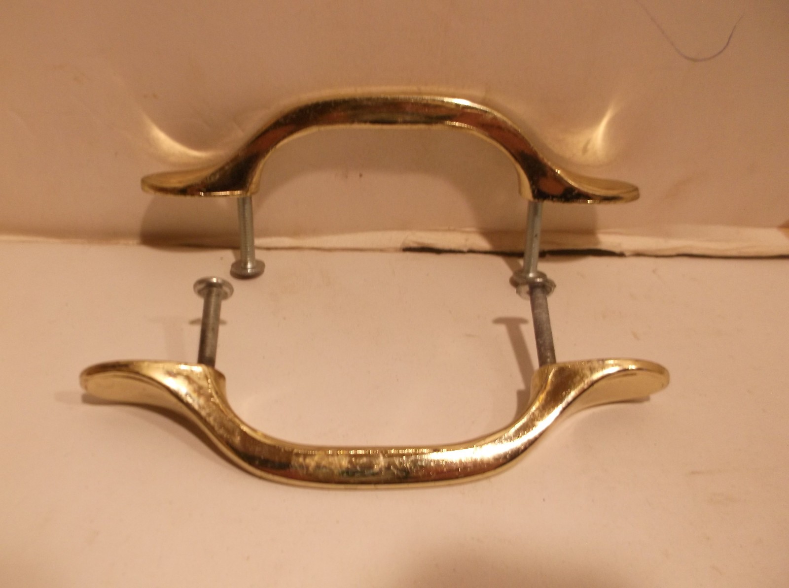 Cabinet Drawer Pulls Brass With screws No .63973-1 – Lot of 22