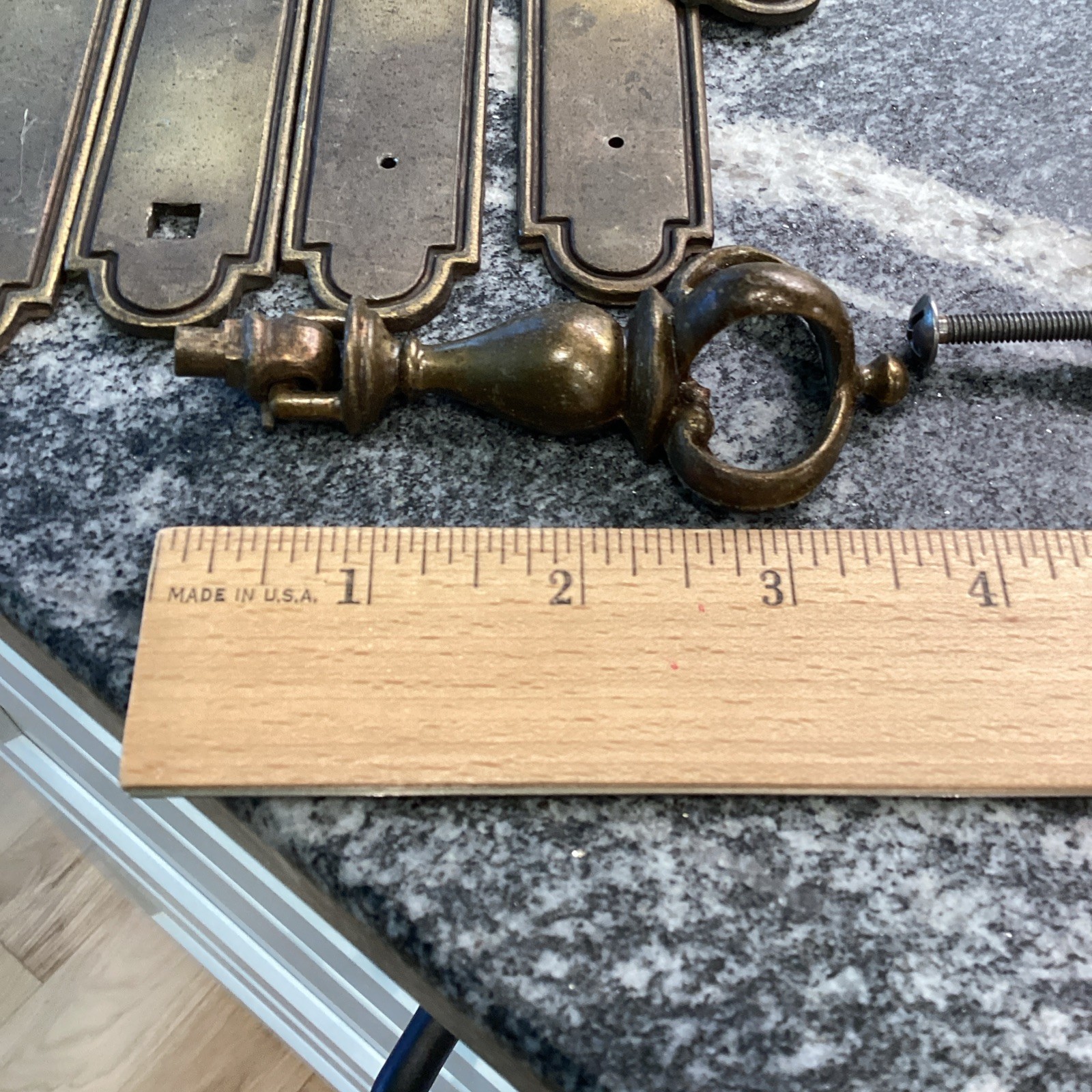 Vintage Reclaimed Hardware Drawer Pulls Handles Misc Mixed Lot 32 Pieces