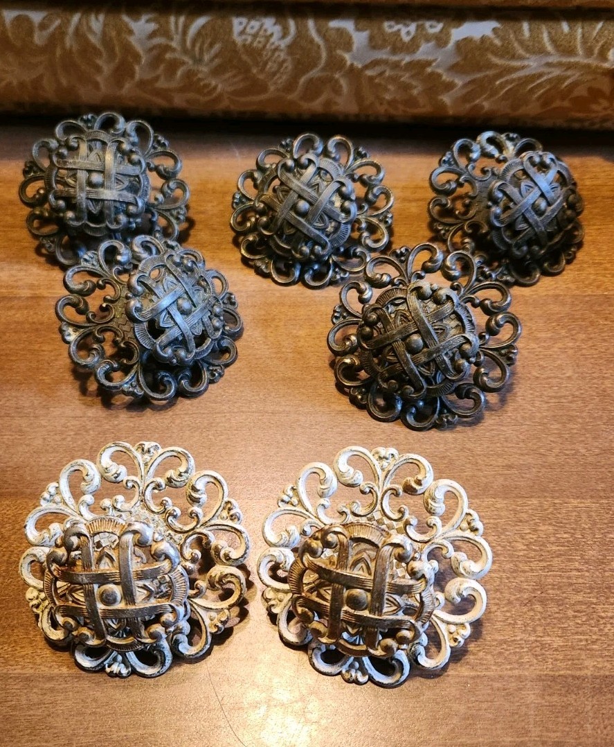 Vintage Lot of 7 Drawer Pull Knobs Handles Decorative 2 Pc Floral Round