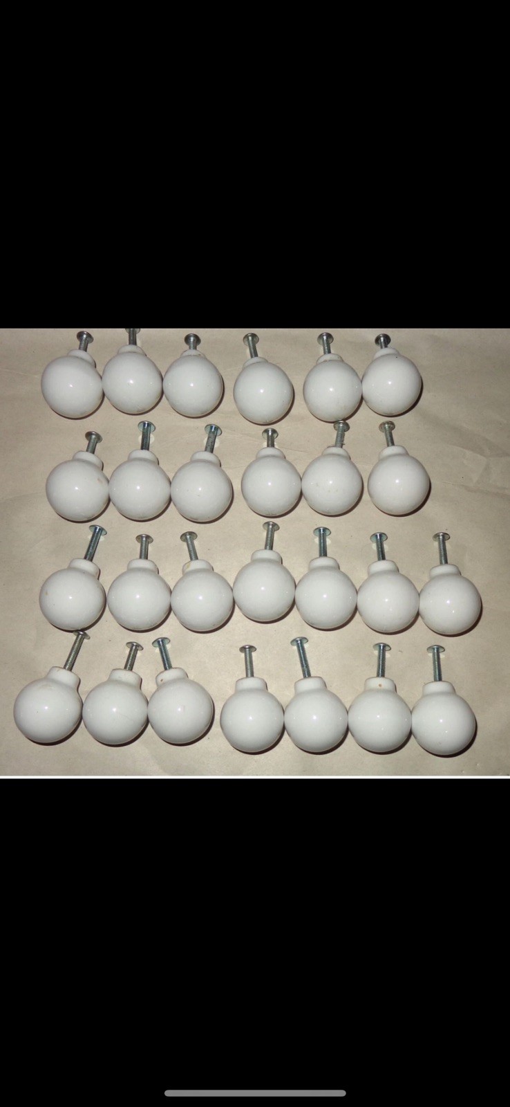 26 VINTAGE OLD MCM WHITE PORCELAIN DRAWER ROUND BALL KNOBS CABINET PULLS 1-1/4″