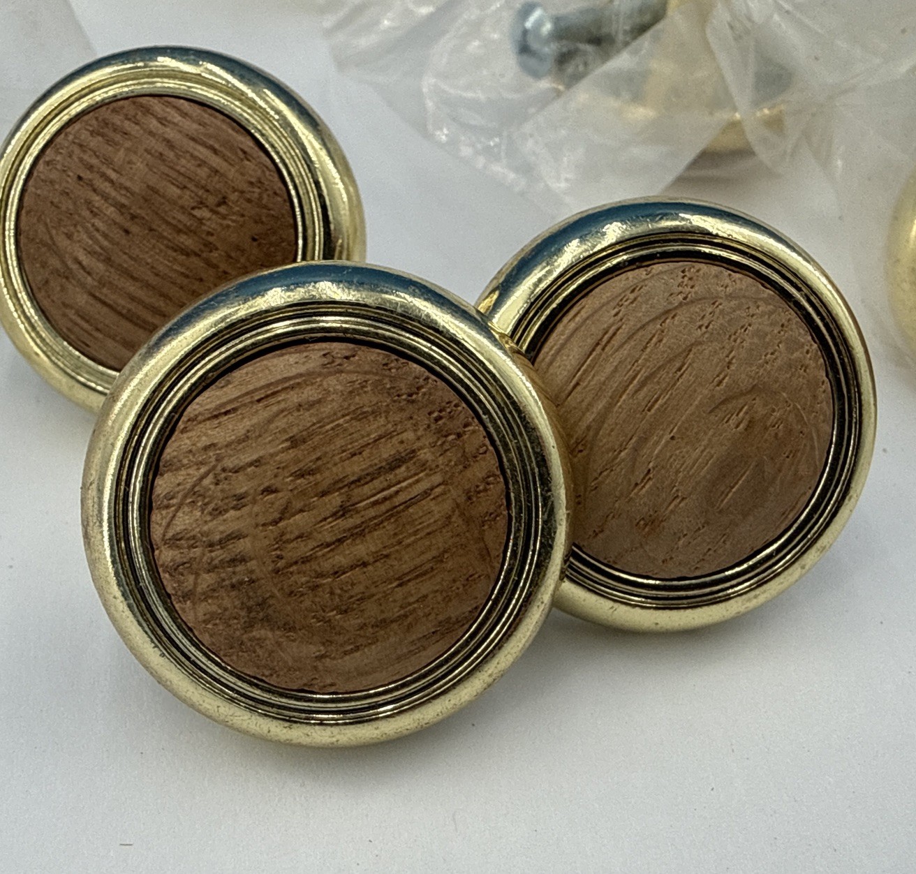 Lot Of 8 Round 1 In. Dia. Oak & Light Brass Accent Cabinet Knob pulls