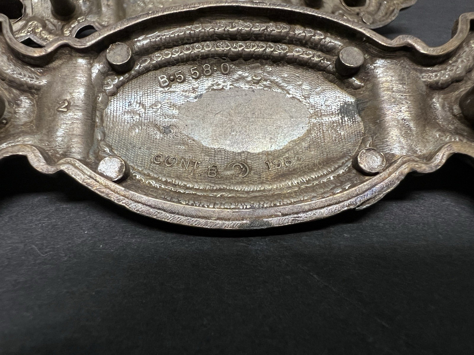 Lot (6) Vintage Bail Pull Features An Ornate Oval Backplate With Floral Design