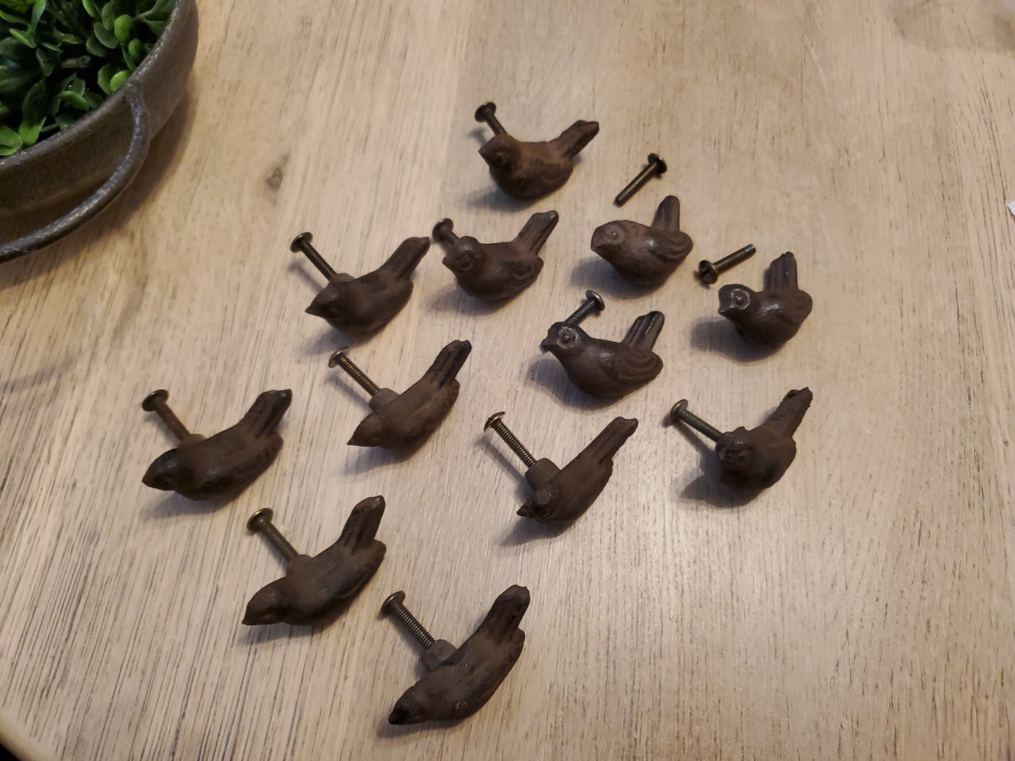 4 CAST IRON BIRD CABINET KNOBS PULLS DRAWER HANDLES RUSTIC Country Farmhouse