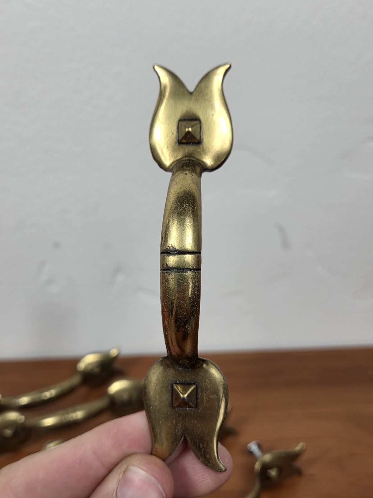 Vtg Keeler Brass Co N7536 Brass Drawer Pulls – Lot of 16 – Tulips