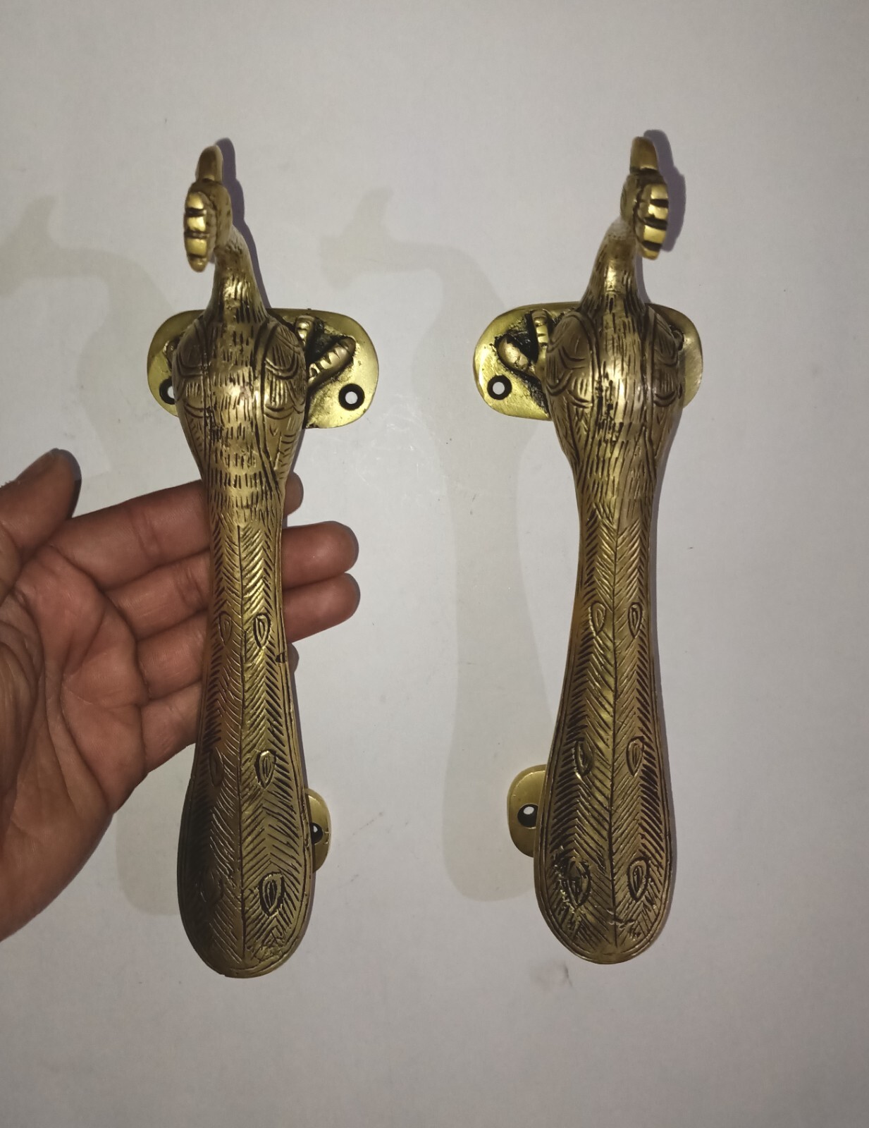 Peafowl with Fingers Design Base Door Pull Brass Peacock Long Tail Handles GTX