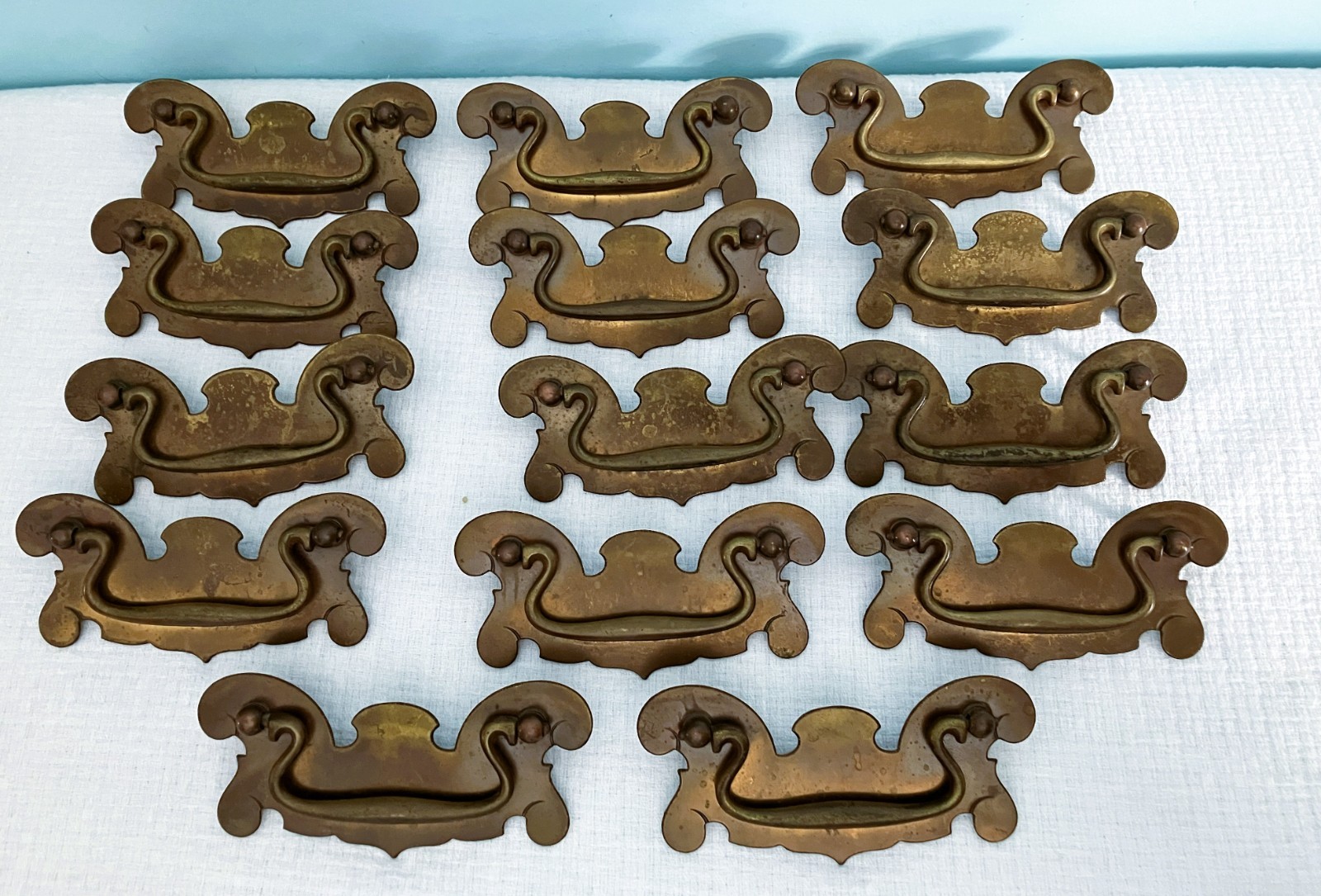 🔴 Vintage Brass Drawer Pulls 3.5″ Center Lot of 14 w/ Screws Great Patina