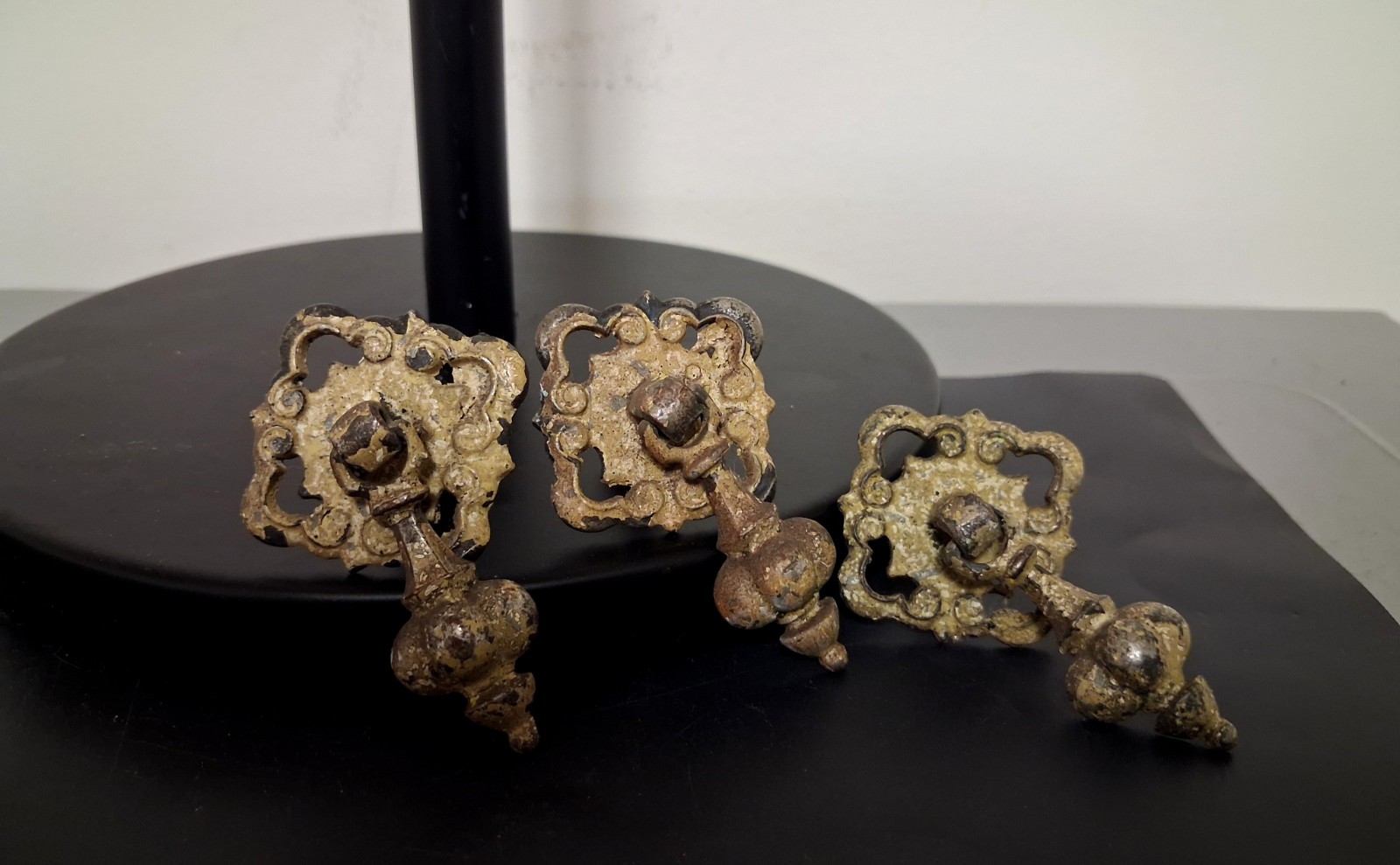 Antique Brass Hanging Drop Pulls Set Of 3 England Gold