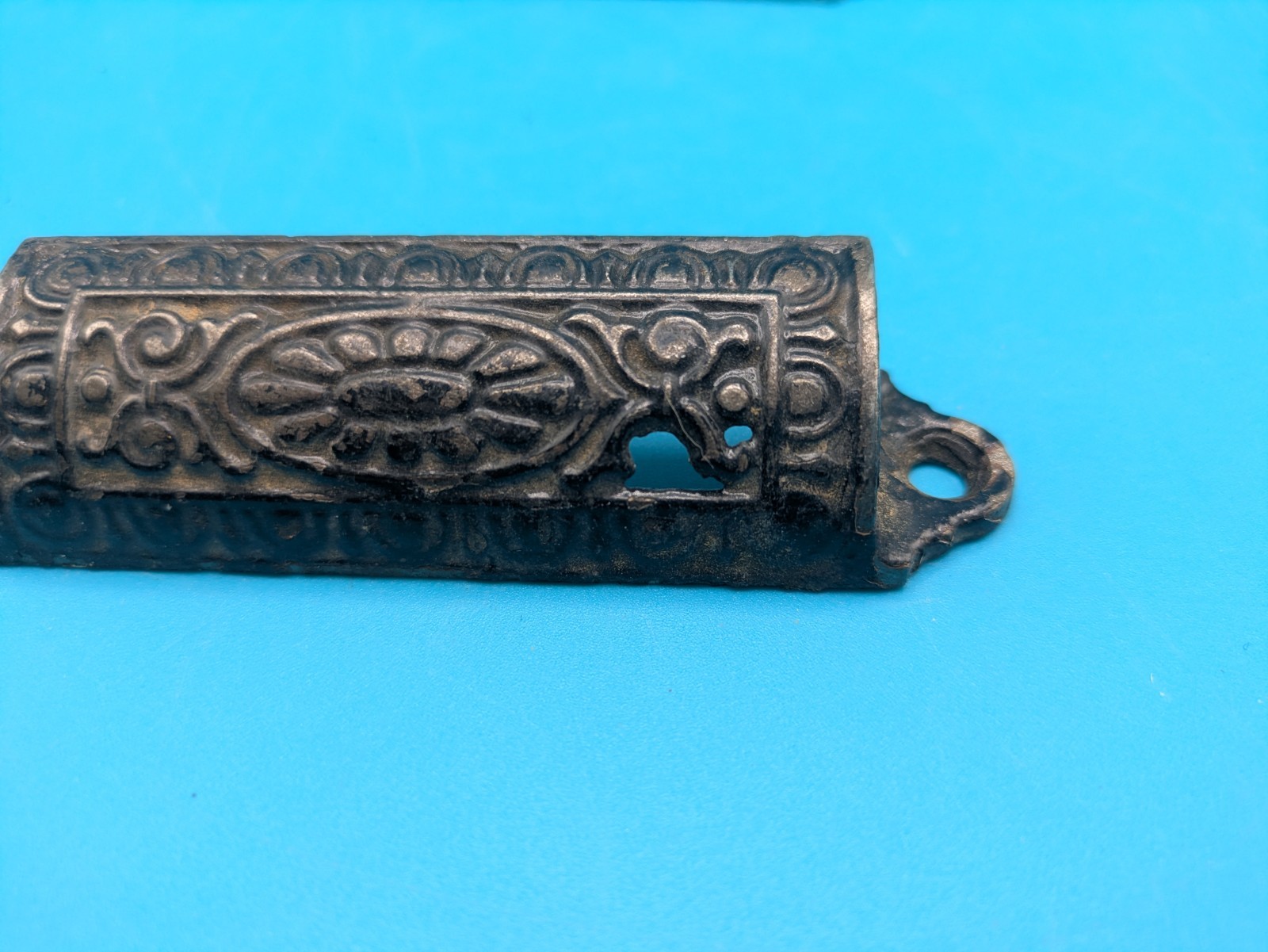Antique Vintage Victorian Ornate Cast Iron Bin Drawer Pulls Lot Of 7