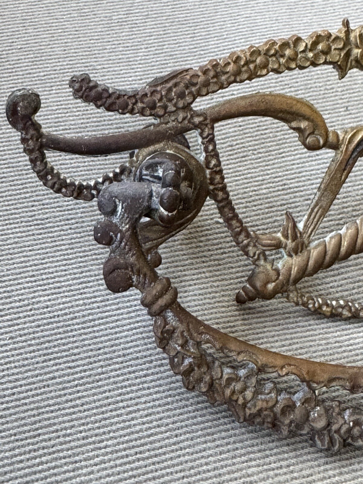 Antique Ornate Floral Pattern Bronze Tone Metal Drawer Pull