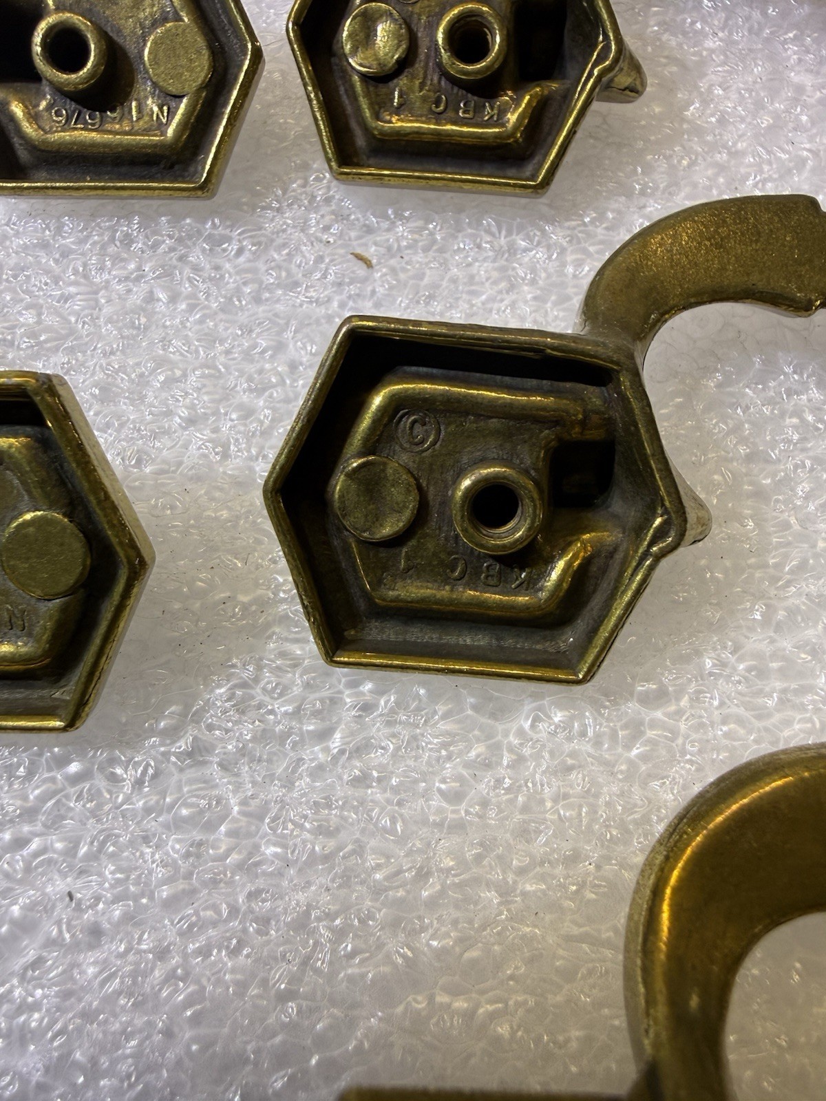 8 Vintage Keeler Brass Company Brass Drawer/Dresser Pulls Cabinet MCM (91)