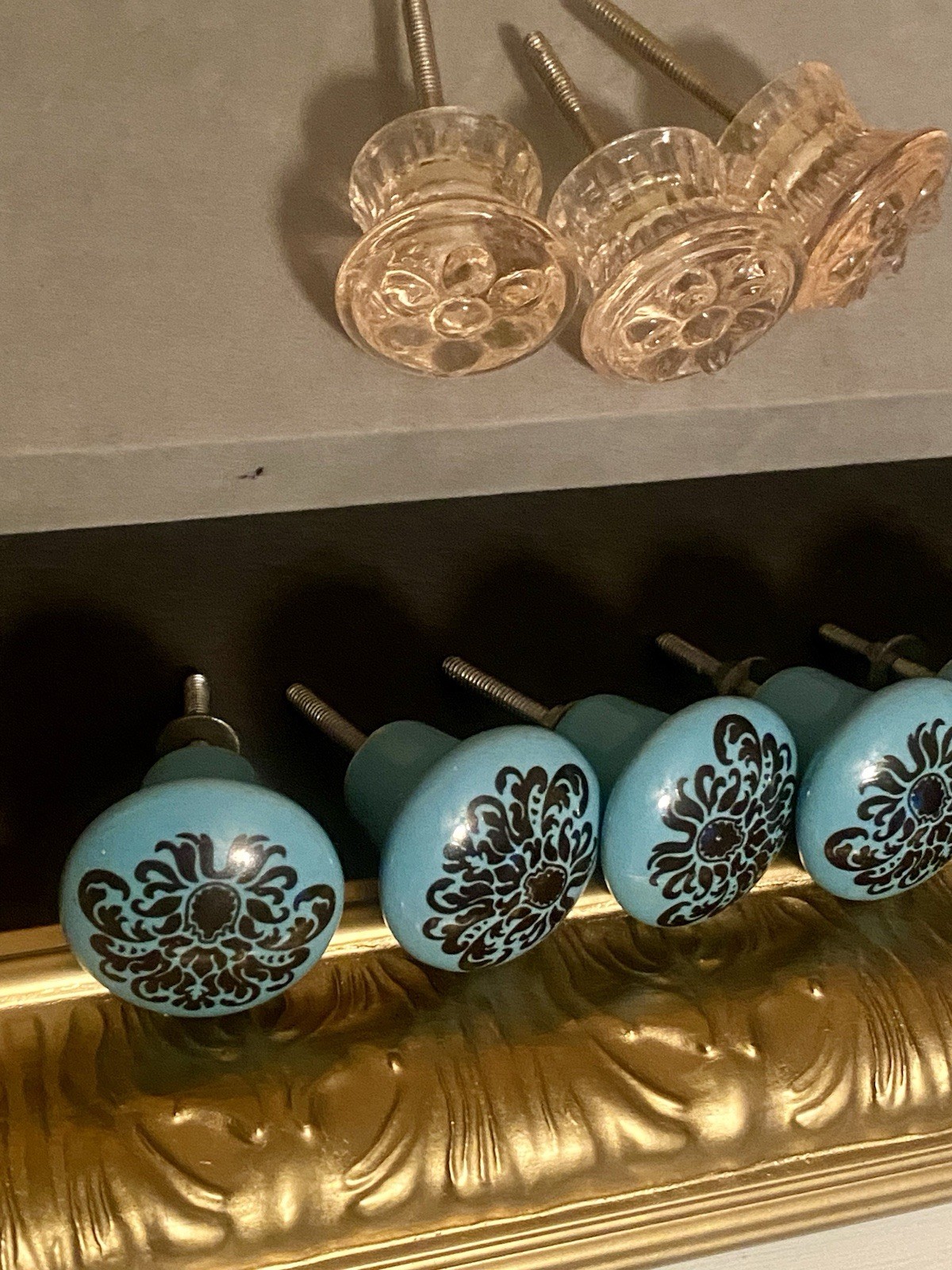 Drawer Pulls Ceramic /Glass Vintage Lot Of 9 Blue / Brown Design Pink Glass NEW