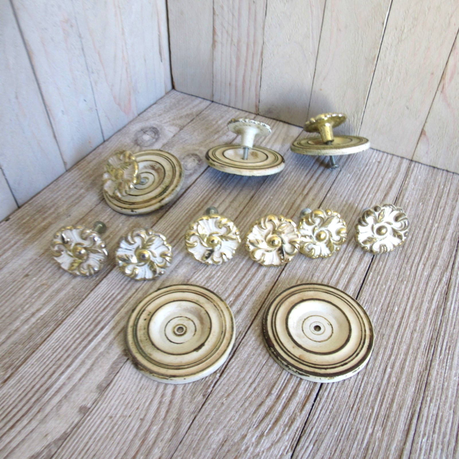 Vintage Knobs White & Gold Cabinet Door Drawer Pulls Hollywood Regency 9 Knobs
