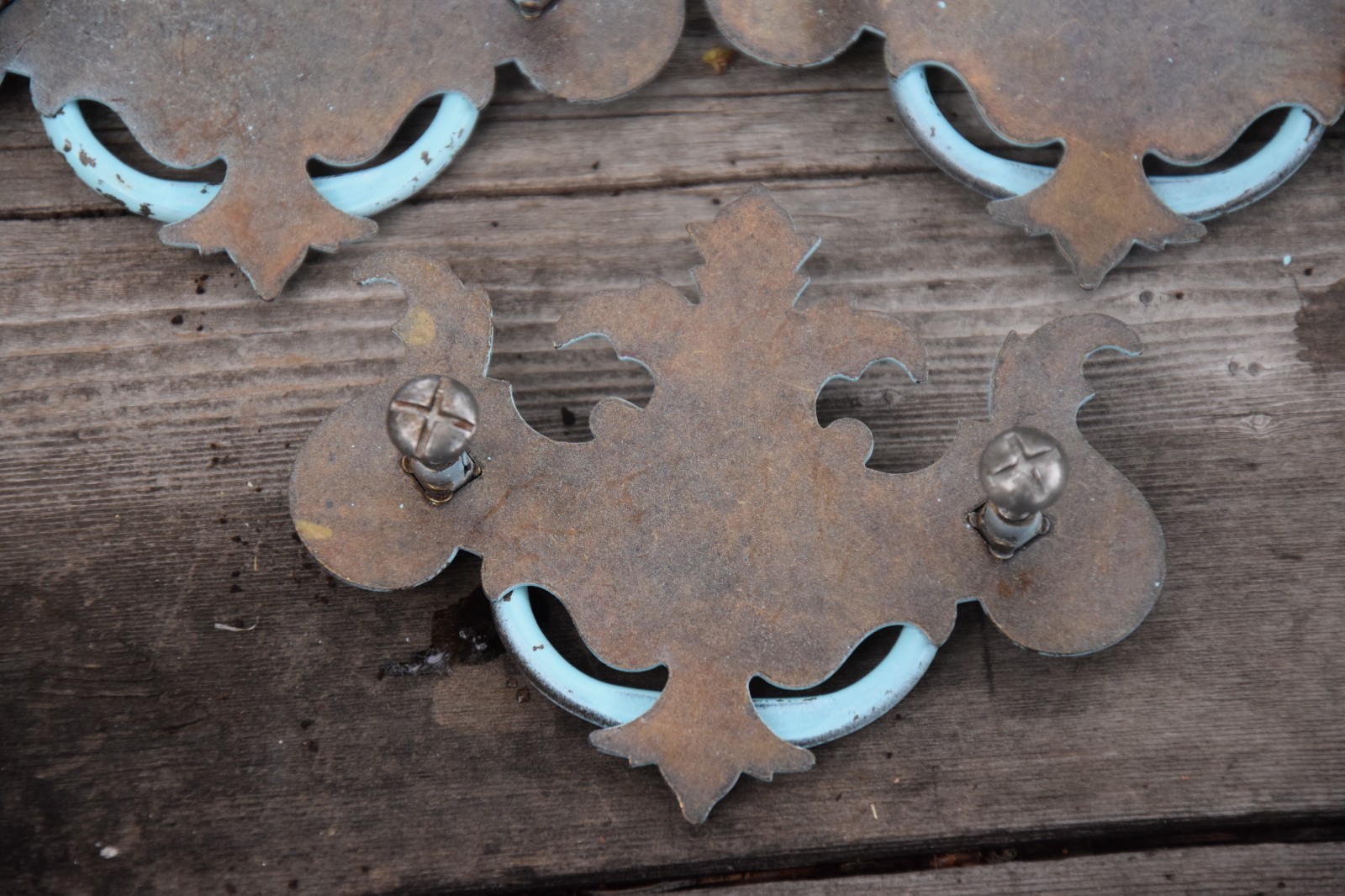 FLEUR DE LIS CHEST OF DRAWERS PULL HANDLE HARDWARE LOT OF 7 PULLS WITH SCREWS