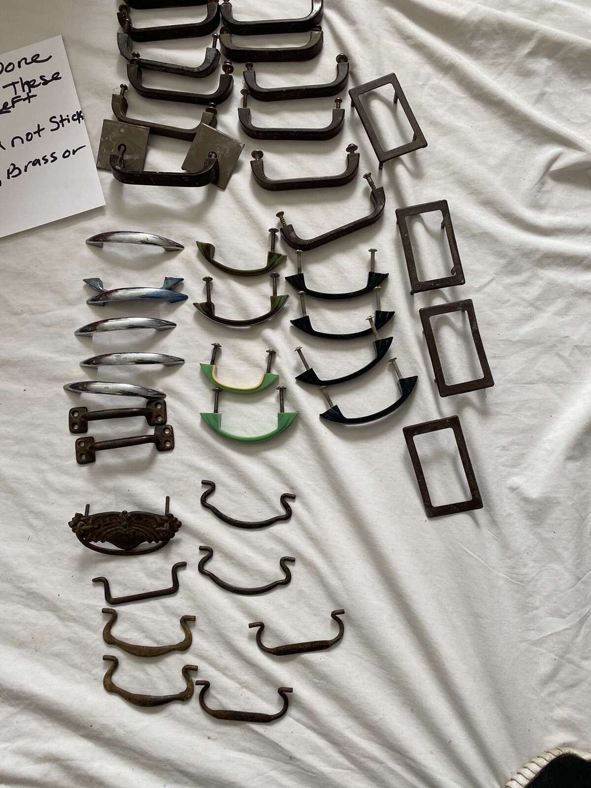 VINTAGE/MODERN DRAWER CABINET KNOBS PULLS & ACCESSORIES-MIXED LOT OF 141