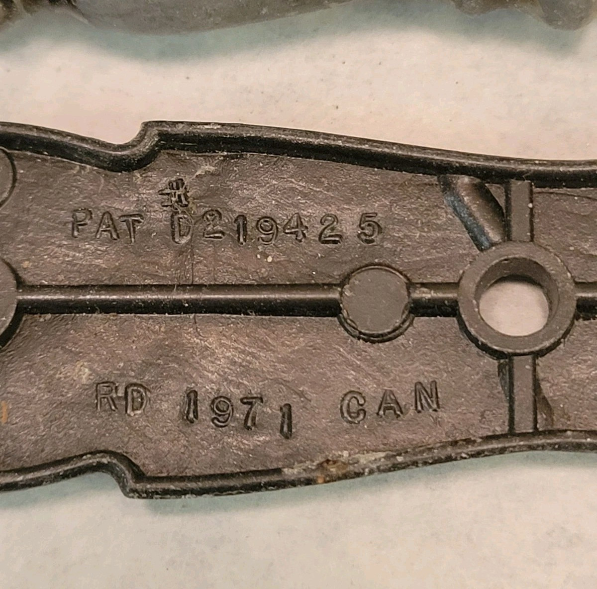 Vintage Metal Cabinet Drawer Pulls Back Plate 3″ center set of 26 1971