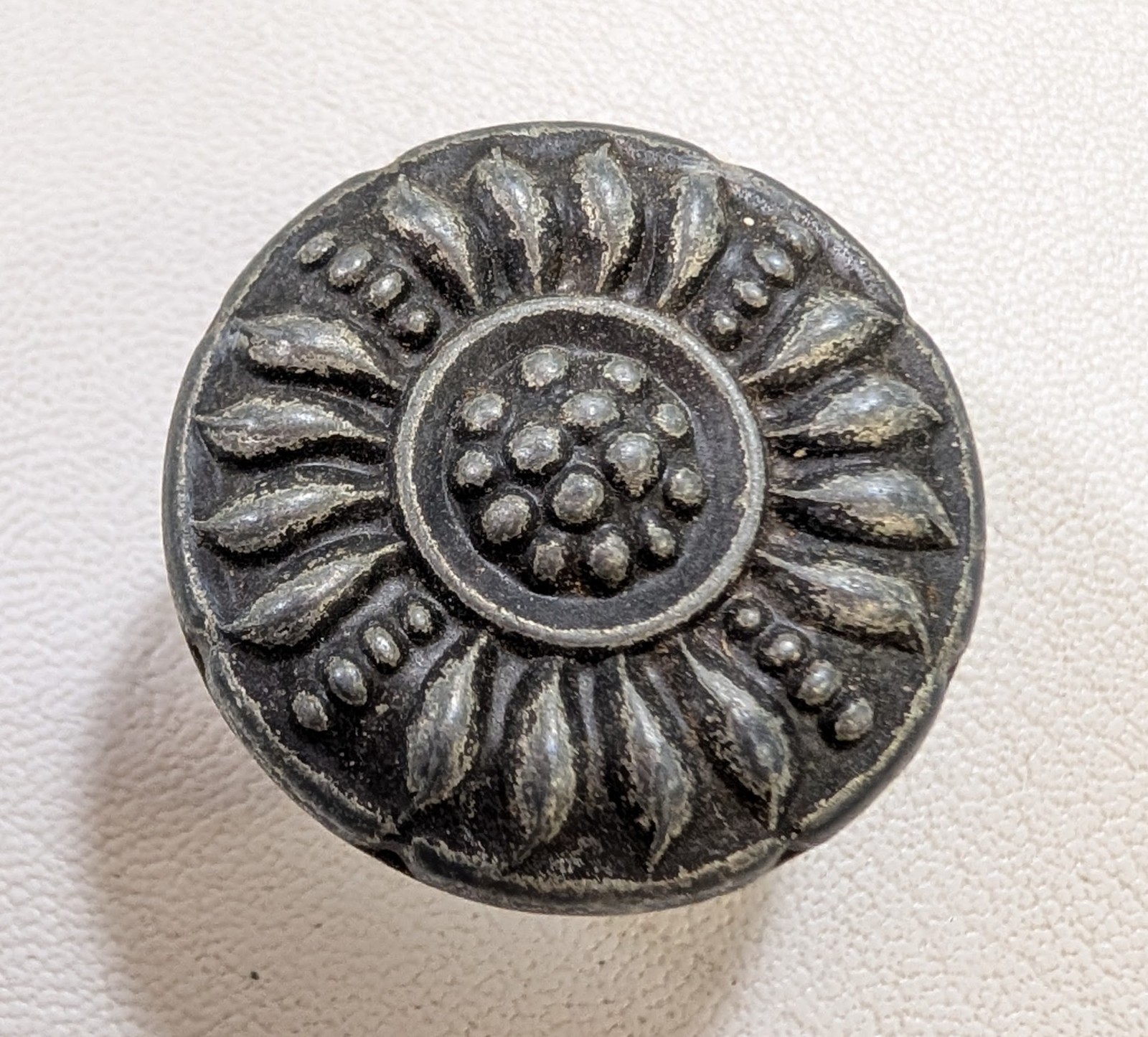 Vintage Ajax 1060 Espana Royale Pewter Cabinet Backplate 2.5″ and Pull Knob
